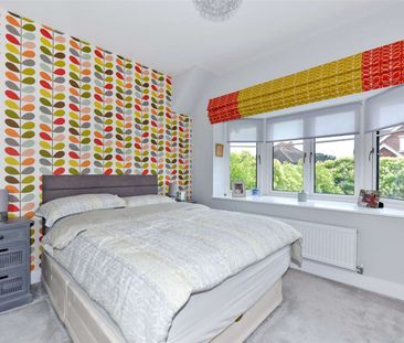 A furnished and high specification detached house in a small gated ... - Photo 3