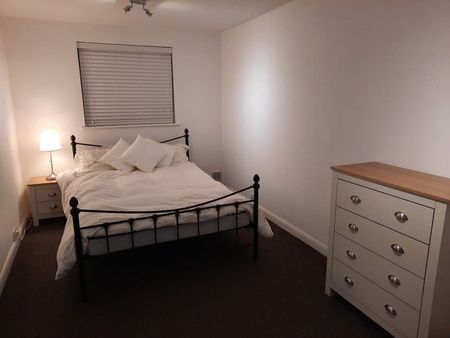 Room in a Shared Flat, Manor Lane, SE12 - Photo 5