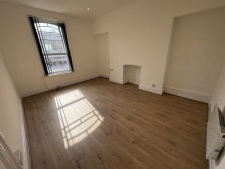 11A College Street, Ammanford, SA18 - Photo 2