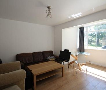 3 bedroom apartment to rent - Photo 4
