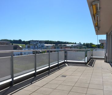 "grosszügige, moderne 2.5-Zimmer-Attika-Wohnung mit grosser Dachter... - Foto 4