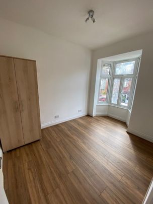 3 Bed Flat, Craven Avenue, W5 - Photo 1
