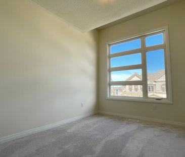 For Lease - 36 Van Wart Street, Whitby, Ontario - Photo 2