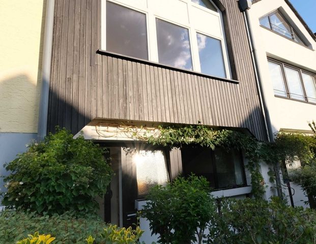 Charmantes Reihenmittelhaus mit Garten in Rheinnähe in Bad Godesberg-Rüngsdorf! - Foto 1