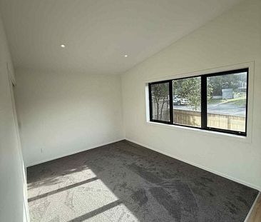 New build by the beach - Photo 3