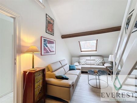 Châtelain! Beau Duplex Meublé 1 chambre - Photo 2