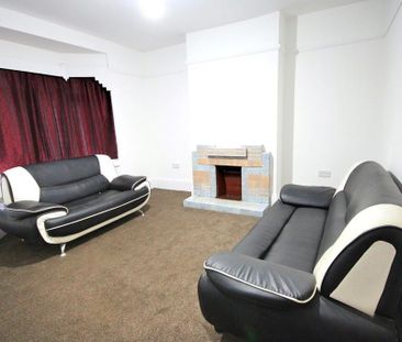 4 bedroom semi-detached house to rent - Photo 1