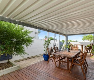 Charming 3-Bedroom Home in a Convenient Inner-City Location - Photo 6