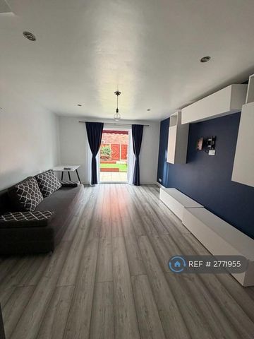 2 bedroom terraced house to rent - Photo 3