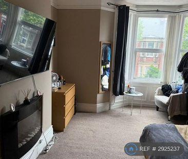 3 bedroom flat to rent - Photo 3