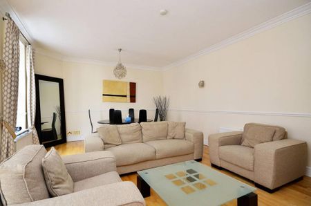 3 bedroom flat to rent - Photo 3