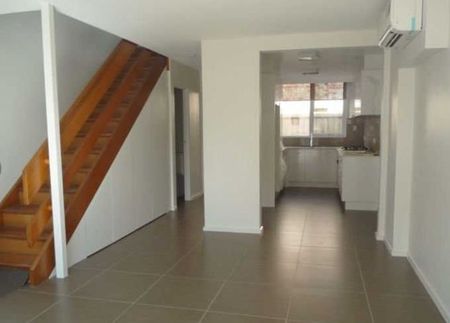 9/16 Type Street, Richmond VIC 3121 - Townhouse For Rent | Domain - Photo 3