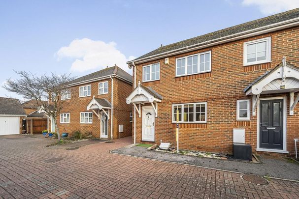 3 bedroom semi-detached house to rent - Photo 1