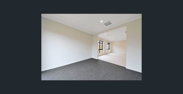 🏡 4-Bedroom House in Wallan - Photo 1