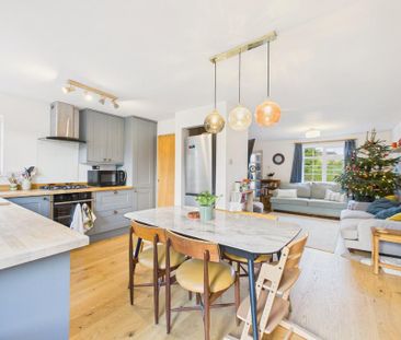 3 bedroom semi-detached house to rent - Photo 3