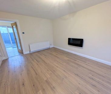 4 Strone Park, Dundonald, Belfast, BT16 1UW - Photo 1