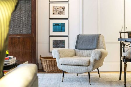 An exceptional mews house in the heart of Knightsbridge, finished to a high standard and benefiting from three off-street parking spaces. - Photo 5