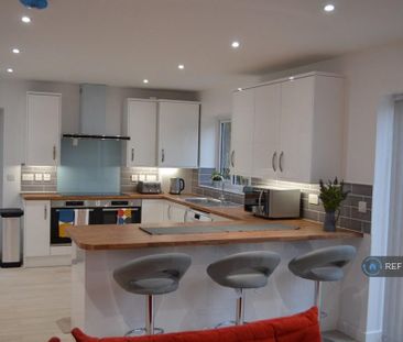 1 bedroom in a house share to rent - Photo 4