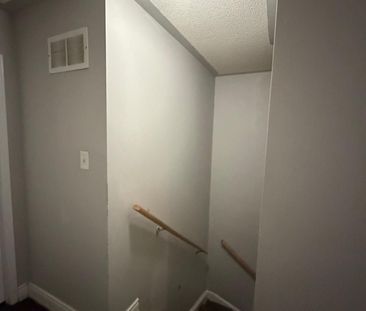 For Lease - 59 LARKSPUR Road, Brampton, Ontario - Photo 2