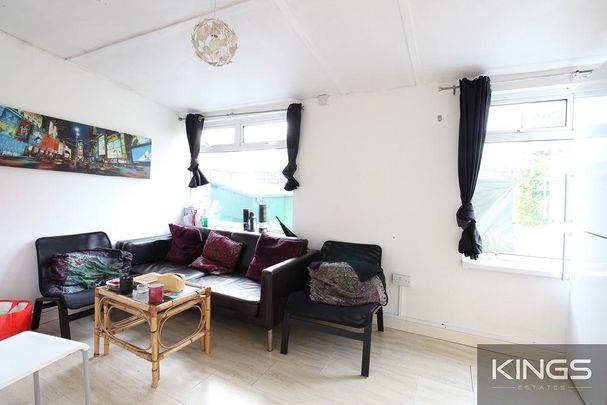 5 bedroom semi-detached house to rent - Photo 1