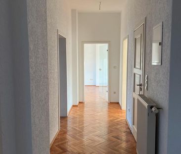 Gemütliche Dachgeschosswohnung in Duisburg-Duissern - Foto 1