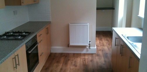 Large 4 Bedroom Student House - Photo 2