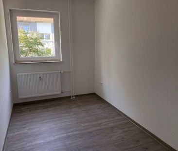 Helle 3,5-Zimmer-Wohnung mit Balkon - Foto 4