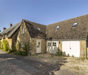 A delightful 5/6 bedroom Grade II listed cottage - Photo 1