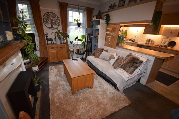 2 bedroom flat to rent - Photo 1