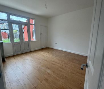 3 bedroom terraced house to rent - Photo 6