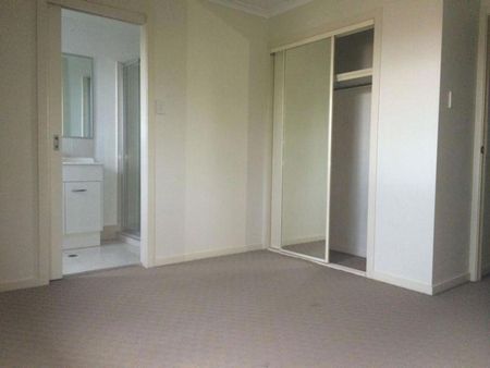 6/11 Pembroke Street, 4152, Carina Qld - Photo 5