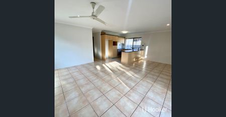 15 Cockatoo Circuit - Stunning low-set brick home - INCREASING AUGUST - Photo 3
