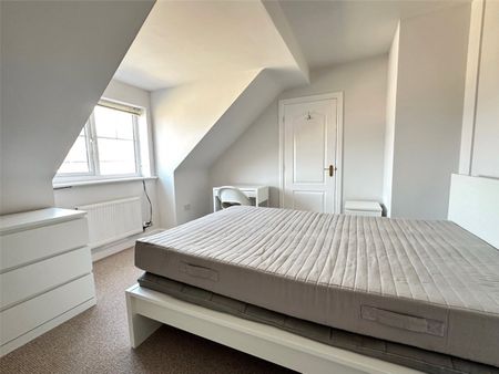 Buxton Road, Macclesfield, Cheshire, SK10 - Photo 5