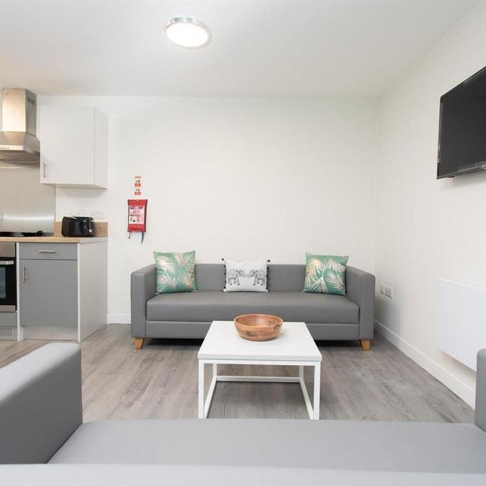 1 bedroom in a flat share to rent - Photo 1