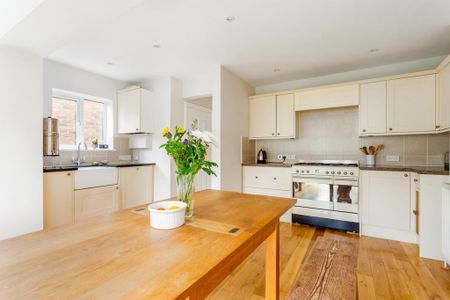 2 bedroom semi-detached house to rent - Photo 5