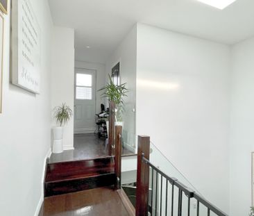 For Lease - 287 Kingswood Road, Toronto, Ontario - Photo 3