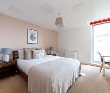 2 Bed Flat, Emily Duncan Place, E7 - Photo 5