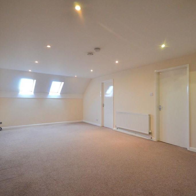 2 bedroom maisonette to rent - Photo 1