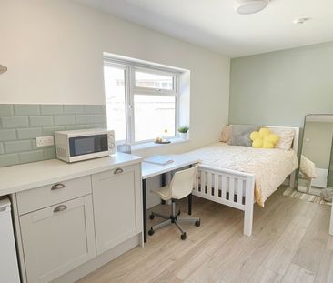 Room in a Shared House, Centenary Road, CV4 - Photo 1