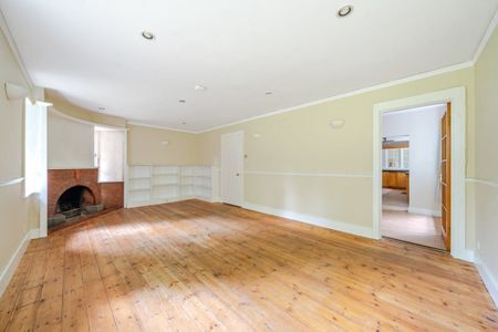 6 bedroom detached house to rent - Photo 3