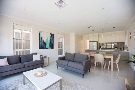 Luxe Spacious Home Closes to CBD - Photo 3