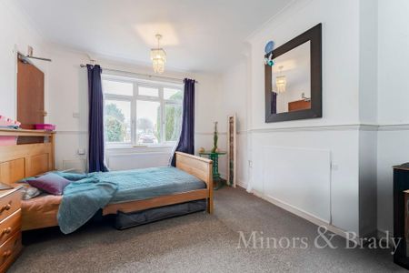 4 bedroom semi-detached house to rent - Photo 2