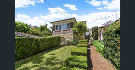 Recently Renovated Family Home in Serene Street - Photo 2