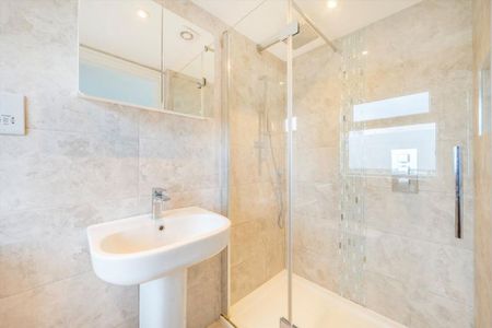 5 bedroom semi-detached house to rent - Photo 3