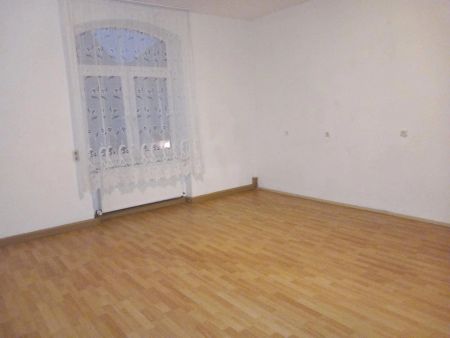 freundliche 3-Zimmer Wohnung mit möblierter Küche und Terrasse - Photo 4