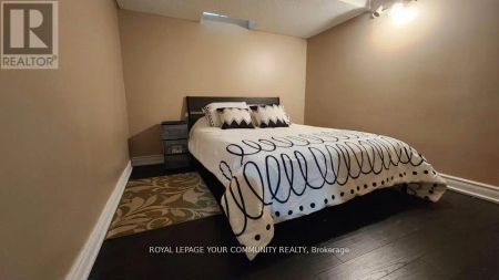 167 BERWICK CRESCENT W - Photo 4