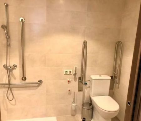 Ramón Carande, Sevilla, Andalusia 41013 - Photo 3