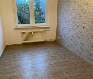Wohnen mit Homeoffice. Schöne 3-Zi.-Wohnung mit Küche, Diele, Wanne... - Photo 1