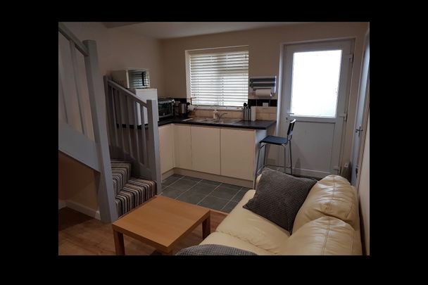 Room in a Shared House, Bryansons Close, BS16 - Photo 1