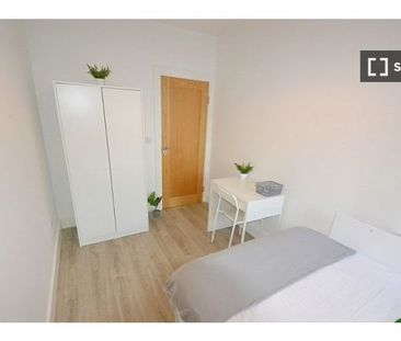 Bed for rent in shared male Twin 4-bedroom apartment - Photo 5
